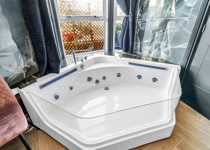 G Eighty Four Aparthotel London